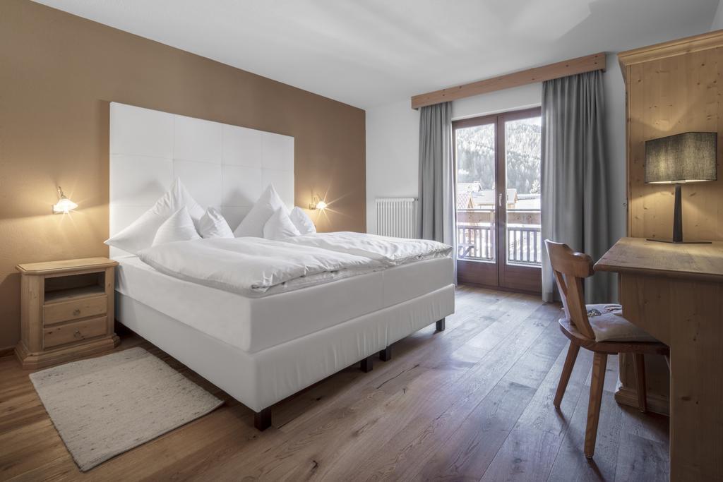 Hotel Conturines San Cassiano  Ngoại thất bức ảnh